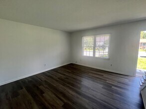 209 W Mcaden St-Unit -A in Graham, NC - Building Photo - Building Photo