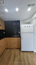 6275 Maple Gate Cir in Mississauga, ON - Building Photo - Building Photo