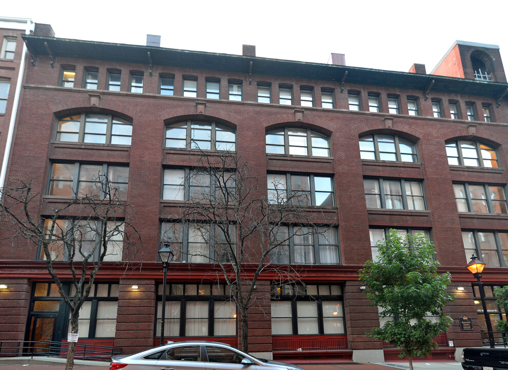 Redwood Square Apartments in Baltimore, MD - Building Photo