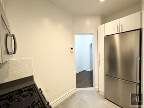 WEST 72 STREET in New York, NY - Building Photo - Building Photo