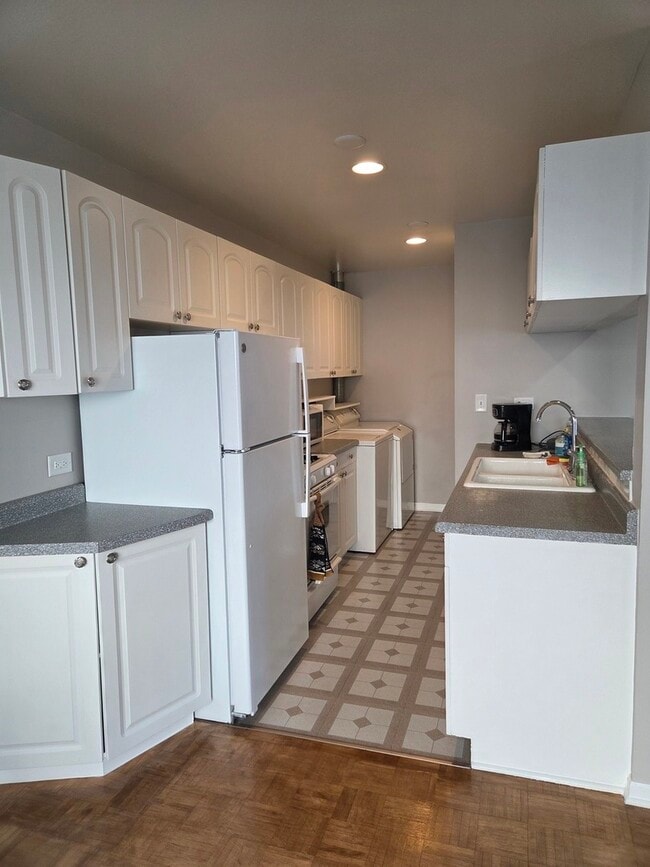 1255 Pearl Ave in Glendale Heights, IL - Building Photo - Building Photo