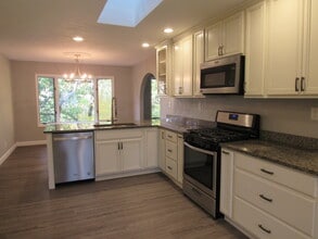 5213 12th Ave in Moline, IL - Foto de edificio - Building Photo