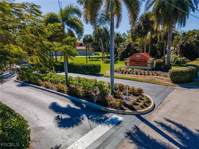 15989 Mandolin Bay Dr in Ft. Myers, FL - Foto de edificio - Building Photo