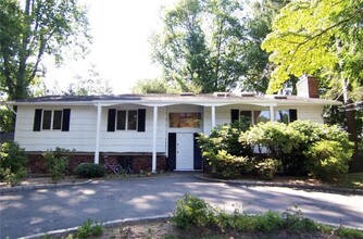 14 Deerhill Ln in Scarsdale, NY - Building Photo - Building Photo