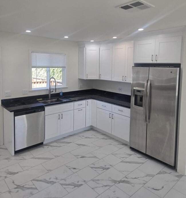 5137 Garvin Ave in Richmond, CA - Building Photo - Building Photo