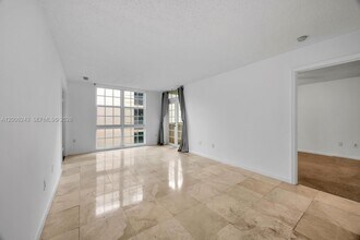 1280 S Alhambra Cir in Coral Gables, FL - Building Photo - Building Photo