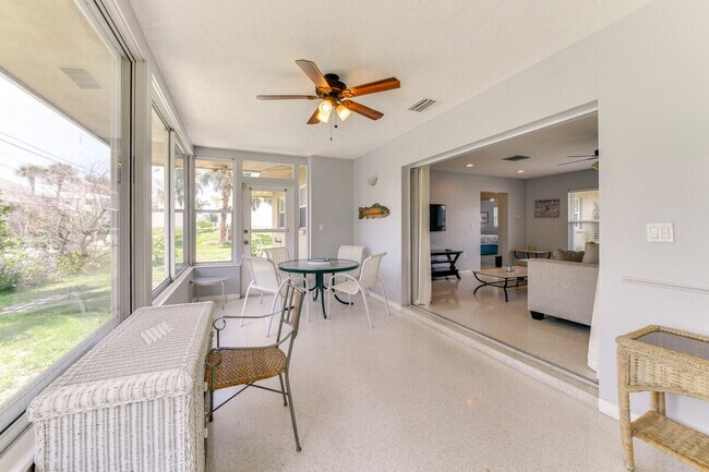 1648 Idle Ln, Unit SI ID1385816P in Sarasota, FL - Building Photo - Building Photo