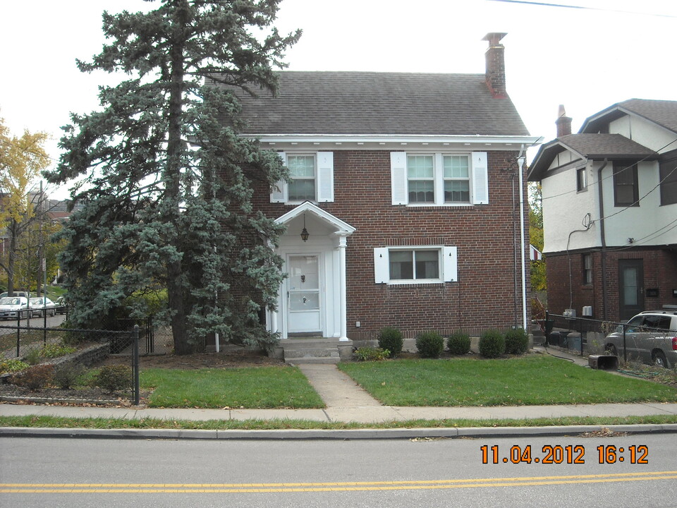 361 Probasco St in Cincinnati, OH - Foto de edificio