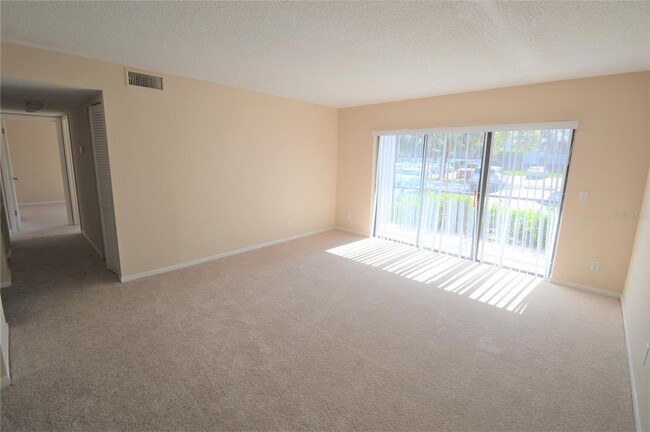 1612 S Pine Ridge Cir in Sanford, FL - Building Photo - Building Photo