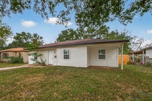 1618 Palmwood Dr in Pasadena, TX - Building Photo