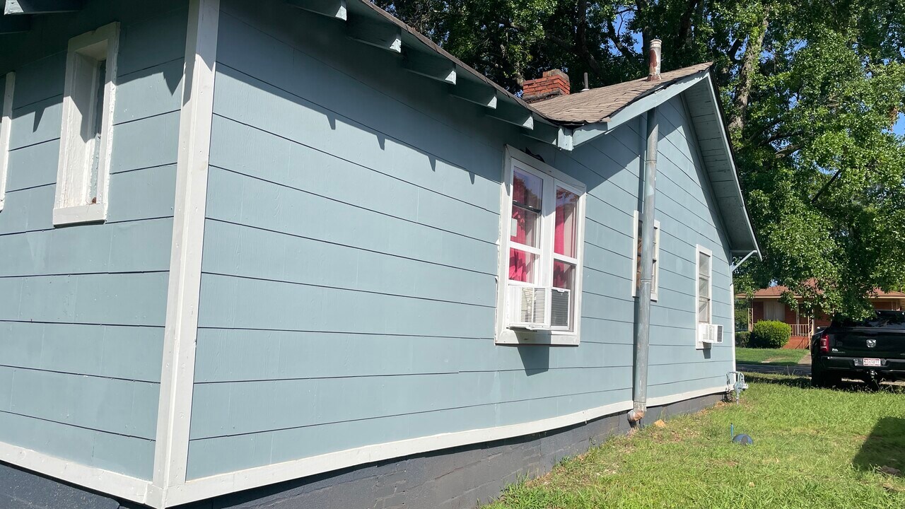 4029 Walnut Ave SW in Birmingham, AL - Building Photo
