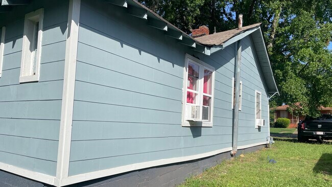 property at 4029 Walnut Ave SW