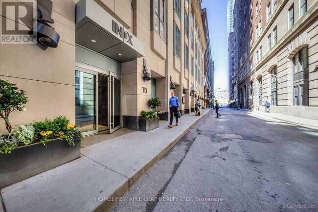 70 Temperance St in Toronto, ON - Building Photo - Building Photo