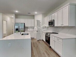 11655 Hillside Dr in Jacksonville, FL - Foto de edificio - Building Photo