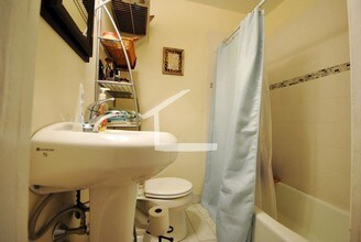 14 Leverett St-Unit -2 in Brookline, MA - Building Photo - Building Photo