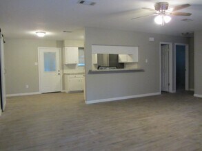 61 Veronica Ln in Huntsville, TX - Building Photo - Building Photo