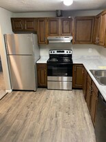 201 Rose Ln St SW in North Canton, OH - Building Photo