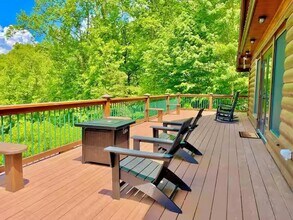 966 Gibson Rd in Franklin, NC - Building Photo - Building Photo