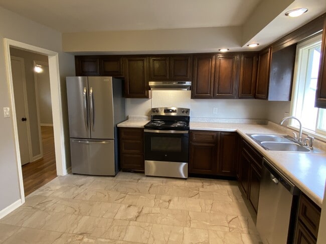 2110 Barberry Dr in Champaign, IL - Building Photo - Building Photo