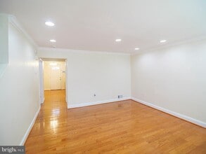 3075 Sunset Ln in Hillcrest Heights, MD - Building Photo - Building Photo
