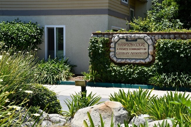 630 W Palm Ave in Orange, CA - Building Photo - Building Photo