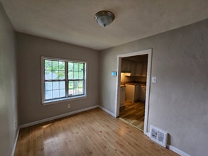 511 Coppinger Dr in Ferguson, MO - Building Photo - Building Photo