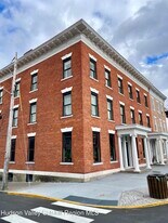 202 Warren St in Hudson, NY - Building Photo