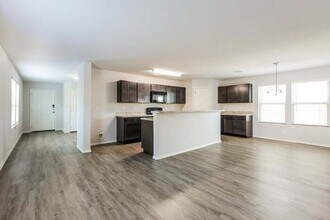5314 Freshwater Way in San Antonio, TX - Building Photo - Building Photo