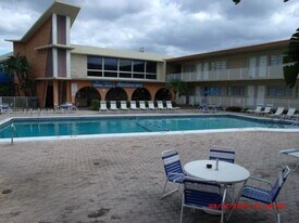 26 Diplomat Pkwy, Unit 2248 in Hallandale Beach, FL - Building Photo