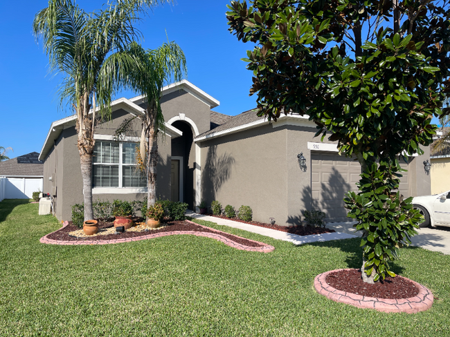 930 Meadow Glade Dr in Ruskin, FL - Building Photo - Building Photo
