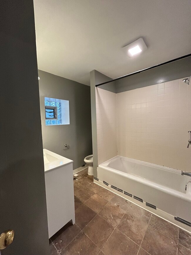 2900 S Quinn St, Unit 1F in Chicago, IL - Foto de edificio - Building Photo