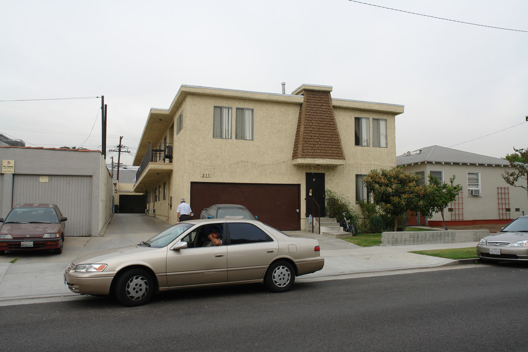 311 E Maple St in Glendale, CA - Building Photo