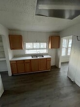 404 E Ashland St in Nevada, MO - Building Photo - Building Photo