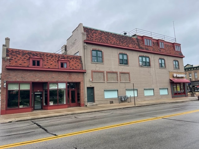 810 Erie Ave in Sheboygan, WI - Foto de edificio