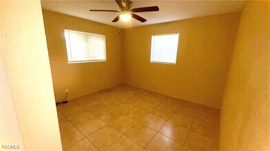 2401 Hunter Terrace in Ft. Myers, FL - Building Photo - Building Photo