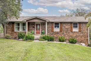 204 Edgewater Dr in Mount Juliet, TN - Building Photo