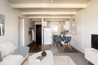 The Scholls Apartments in Portland, OR - Foto de edificio - Building Photo
