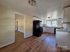 8334 Oak Tree Rd in Sharon, SC - Building Photo - Building Photo