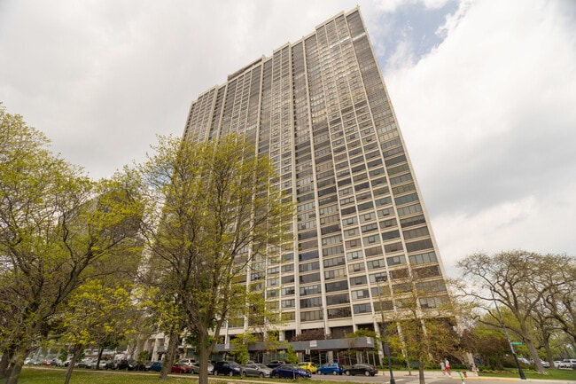 property at 2800 N Lake Shore Dr