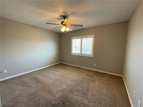 5159 Bonnie Doon Ln in Las Vegas, NV - Foto de edificio - Building Photo