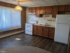 238 Main St in Hellertown, PA - Building Photo - Building Photo
