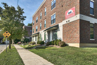 Railway Manor in Bloomington, IN - Foto de edificio - Building Photo