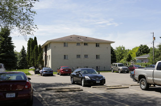 Dakotah Apartments in Coon Rapids, MN - Building Photo - Building Photo