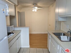 633 N Sweetzer Ave in West Hollywood, CA - Building Photo - Building Photo