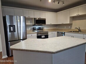 3591 Kernan Blvd S in Jacksonville, FL - Building Photo - Building Photo