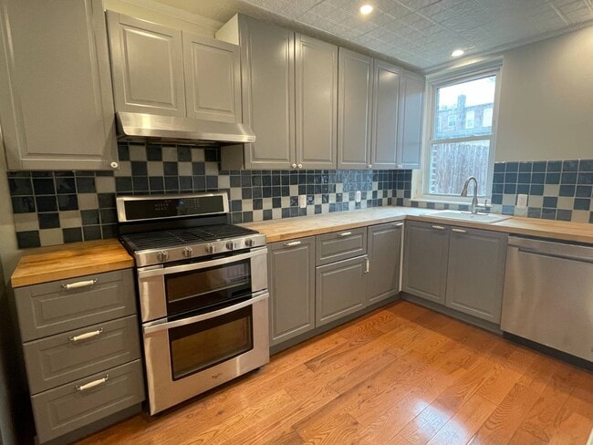 682 E 42nd St in Brooklyn, NY - Building Photo - Building Photo