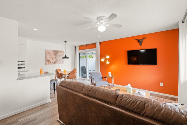 1245 W 4th St, Unit 3