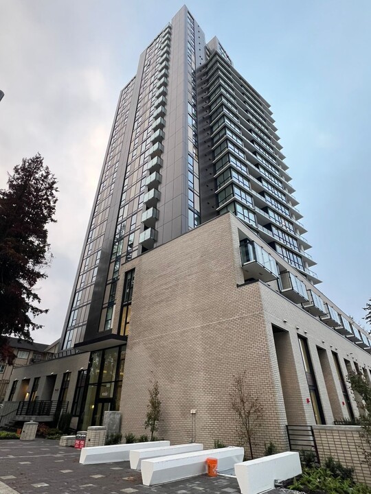 10333 133 St in Surrey, BC - Building Photo