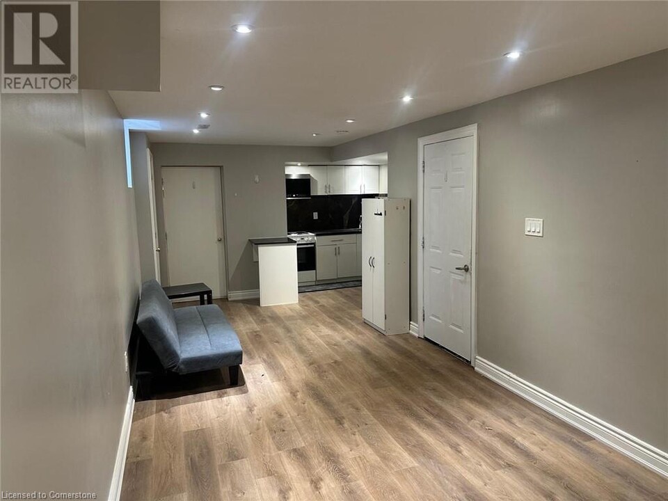 7318 Frontier Ridge in Mississauga, ON - Building Photo