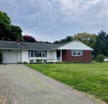 2572 Forge Rd in Nottingham, PA - Building Photo